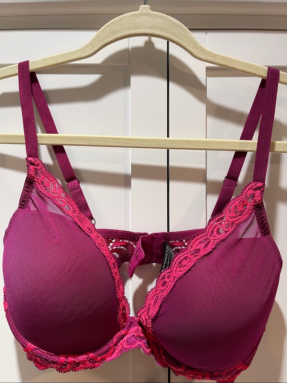 Natori Lace Push-Up Bra in Fuchsia and Hot Pink